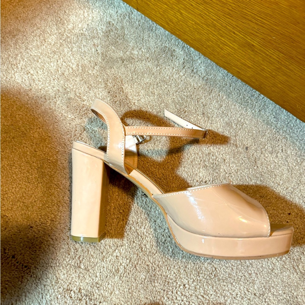 Size 8 cream heels